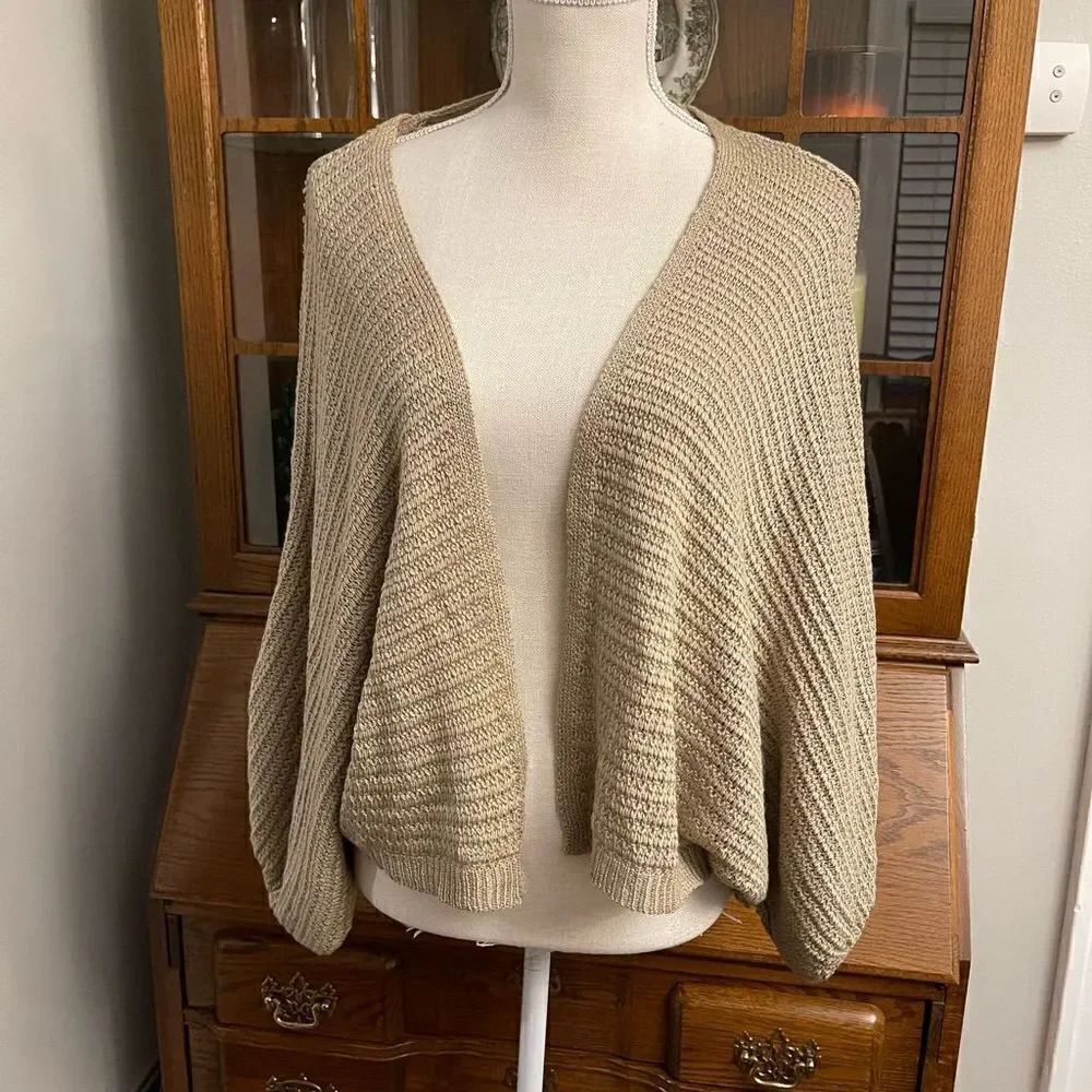 Anthropologie - shurg sweater cream one size